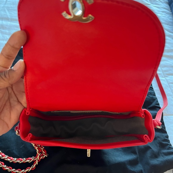NEW Chanel Messenger Bag Quilted Red Leather Authentic Crossbody Shoulder Purse - Picture 6 of 15